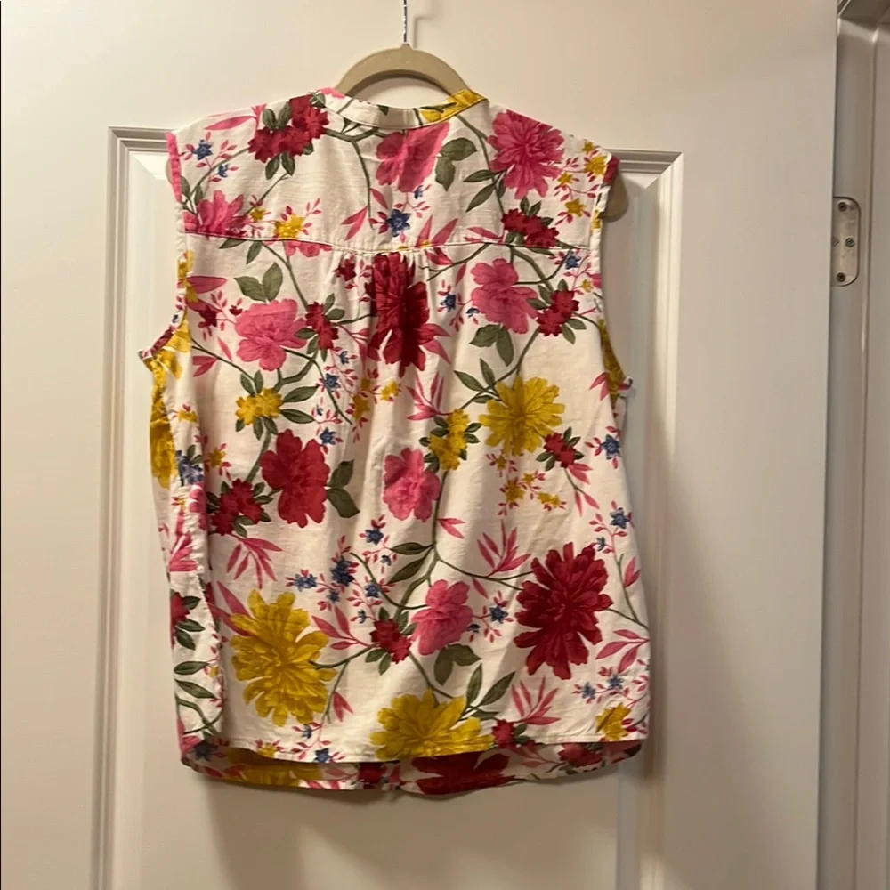 Old Navy Floral Sleeveless Blouse - Multicolor - Picture 2 of 6
